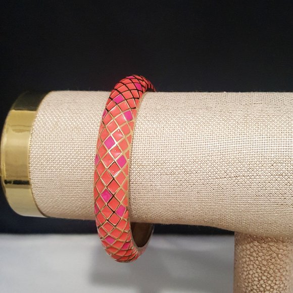 FP SALE **TALBOTS GOLD PLATED PINK HINGED BANGLE BRACELET - Picture 7 of 7